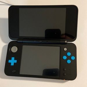 Nintendo 2DS XL
